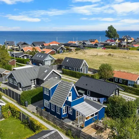 Gorica - 150m From The Sea By Interhome